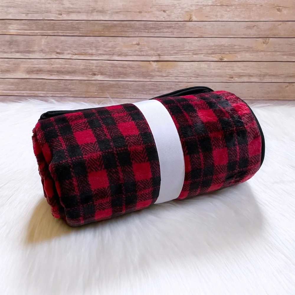UGG Red And Black Plaid Duffield Throw - Picture 5 of 6